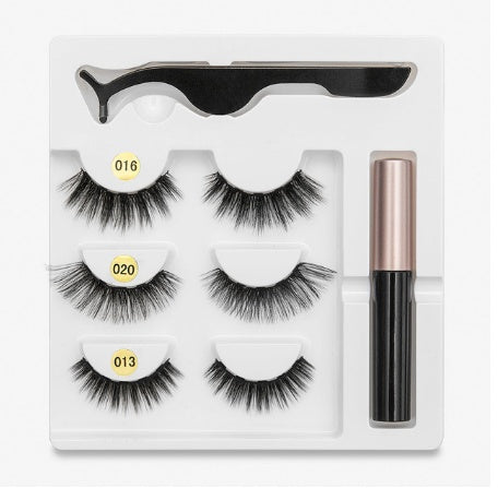 A Pair Of False Magnetic Eyelashes
