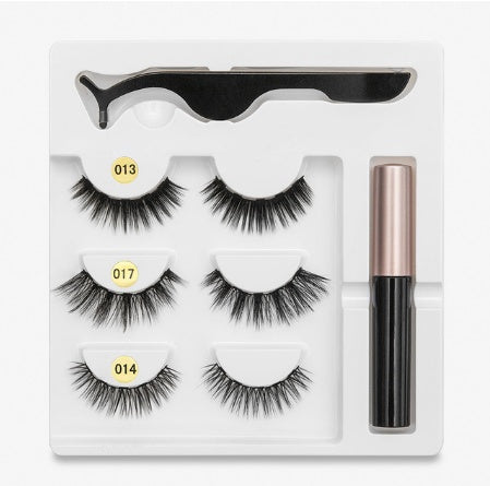 A Pair Of False Magnetic Eyelashes